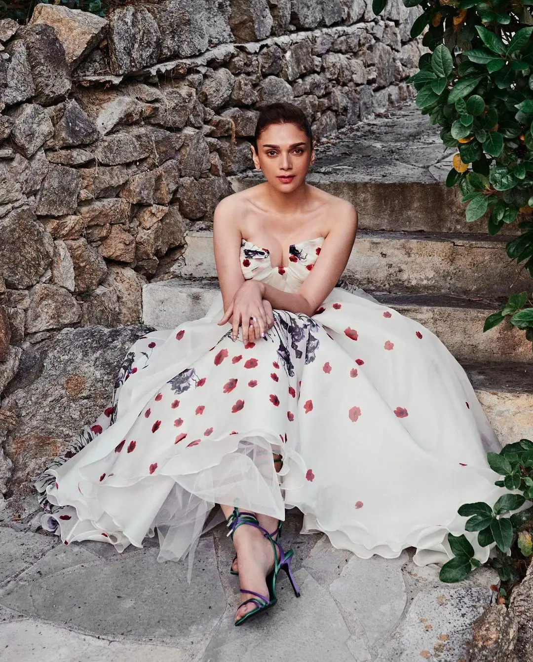 BOLLYWOOD ACTRESS ADITI RAO HYDARI STILLS IN WHITE GOWN 5